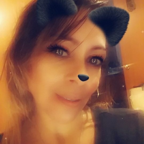 Meet your Posher, Ivy - Picture 3 of 4